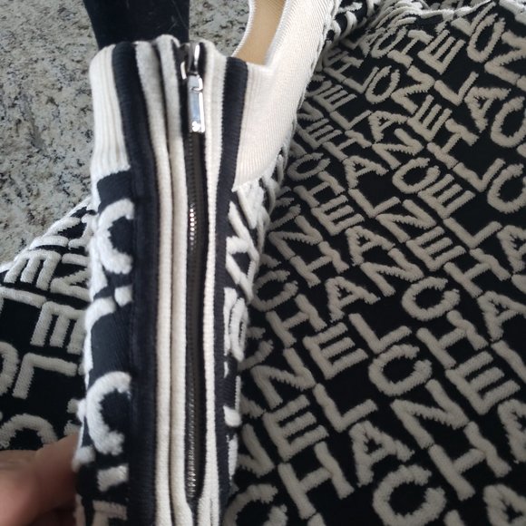 Chanel Pullover Sweater - Picture 4 of 5